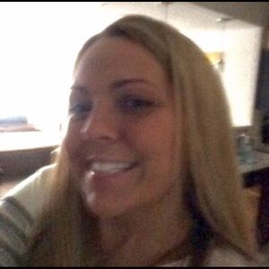 Meet your Posher, Roxanne